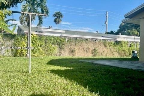 Propiedad comercial en venta en Hallandale Beach, Florida, 152.55 m2 № 1979435 - foto 11