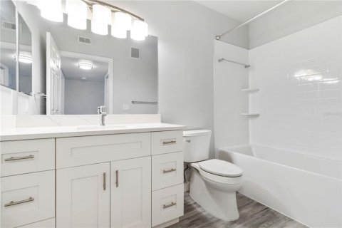 Condominio en alquiler en Sarasota, Florida, 2 dormitorios, 98.29 m2 № 1915873 - foto 23