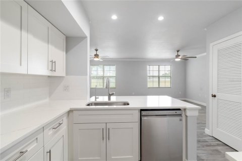 Condominio en alquiler en Sarasota, Florida, 2 dormitorios, 98.29 m2 № 1915873 - foto 10