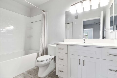 Condominio en alquiler en Sarasota, Florida, 2 dormitorios, 98.29 m2 № 1915873 - foto 17