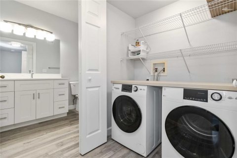 Condominio en alquiler en Sarasota, Florida, 2 dormitorios, 98.29 m2 № 1915873 - foto 25