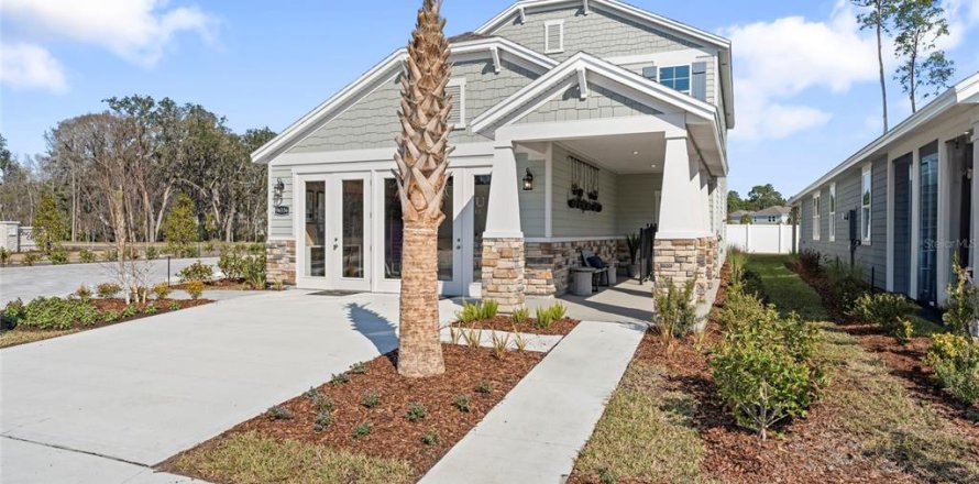 House in Palm Coast, Florida 4 bedrooms, 223.62 sq.m. № 2106506