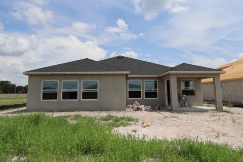 House in Plant City, Florida 4 bedrooms, 246.66 sq.m. № 2208941 - photo 4