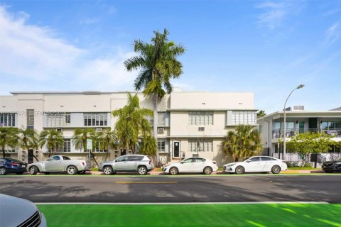 Commercial property in Miami Beach, Florida № 2045593 - photo 7