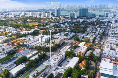 Commercial property in Miami Beach, Florida № 2045593 - photo 23