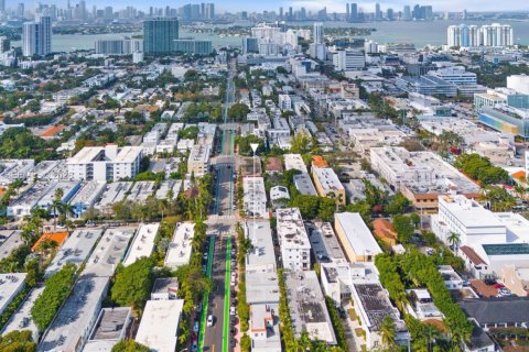 Commercial property in Miami Beach, Florida № 2045593 - photo 22