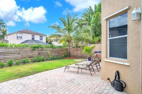 Casa en venta en Pembroke Pines, Florida, 4 dormitorios, 211.26 m2 № 1944912 - foto 28