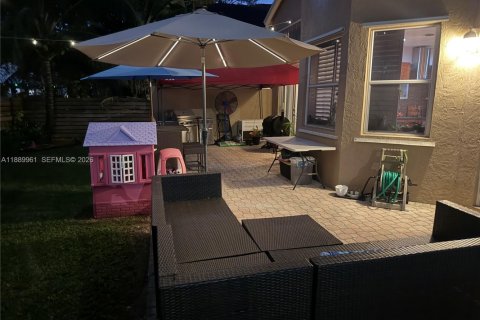 Купить виллу или дом в Пемброк-Пайнс, Флорида 4 спальни, 211.26м2, № 1944912 - фото 10