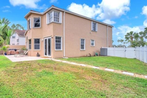 Casa en venta en Pembroke Pines, Florida, 4 dormitorios, 211.26 m2 № 1944912 - foto 8