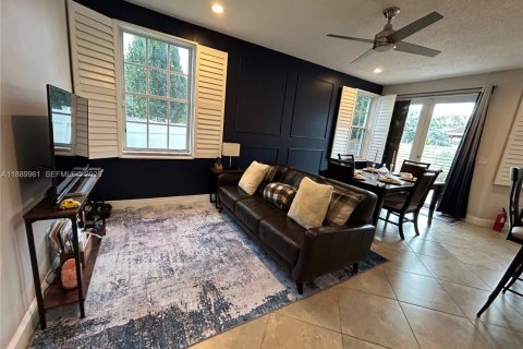 Casa en venta en Pembroke Pines, Florida, 4 dormitorios, 211.26 m2 № 1944912 - foto 19