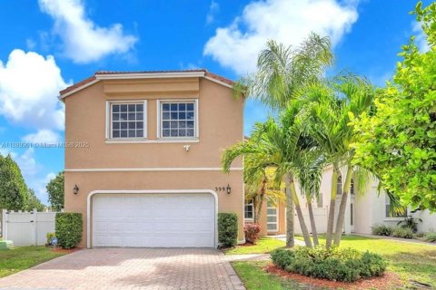 Casa en venta en Pembroke Pines, Florida, 4 dormitorios, 211.26 m2 № 1944912 - foto 1