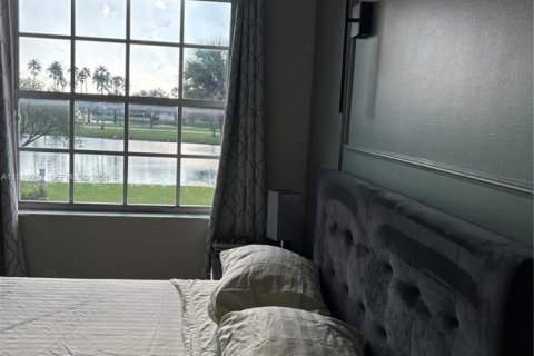 Casa en venta en Pembroke Pines, Florida, 4 dormitorios, 211.26 m2 № 1944912 - foto 23