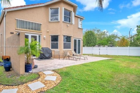 Casa en venta en Pembroke Pines, Florida, 4 dormitorios, 211.26 m2 № 1944912 - foto 3
