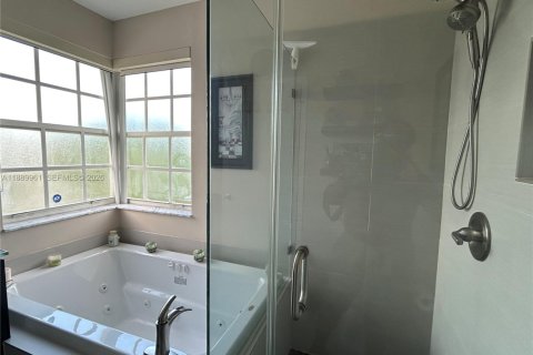 Casa en venta en Pembroke Pines, Florida, 4 dormitorios, 211.26 m2 № 1944912 - foto 22