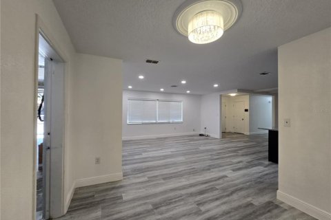 Villa ou maison à louer à Orlando, Floride: 3 chambres, 150.13 m2 № 2094247 - photo 12