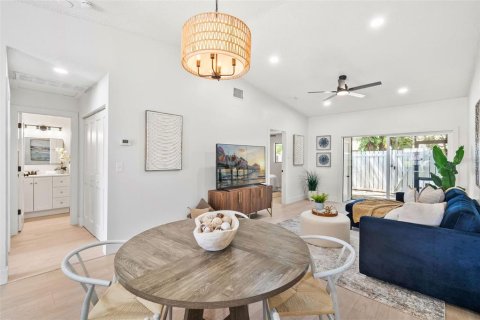 Casa en venta en Saint Petersburg, Florida, 2 dormitorios, 89.74 m2 № 1873575 - foto 9