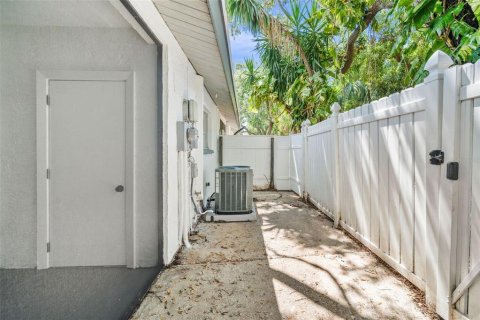 Casa en venta en Saint Petersburg, Florida, 2 dormitorios, 89.74 m2 № 1873575 - foto 19