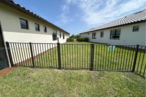 Villa ou maison à louer à Vero Beach, Floride: 2 chambres, 147.16 m2 № 1971713 - photo 27