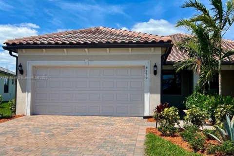 Villa ou maison à louer à Vero Beach, Floride: 2 chambres, 147.16 m2 № 1971713 - photo 1