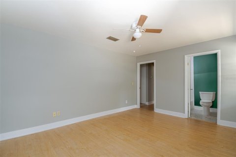 House in Gainesville, Florida 3 bedrooms, 163.97 sq.m. № 2204519 - photo 26
