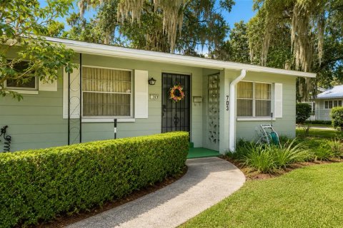 House in Gainesville, Florida 3 bedrooms, 163.97 sq.m. № 2204519