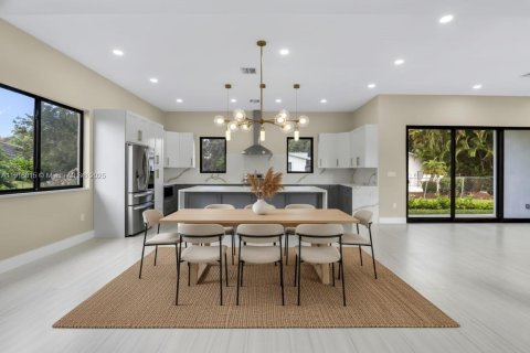 Купить виллу или дом в Плантация, Флорида 4 спальни, 281.68м2, № 1973956 - фото 8