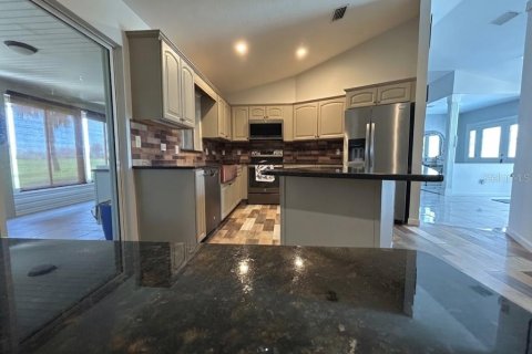 House in Ocala, Florida 3 bedrooms, 307.32 sq.m. № 2410287 - photo 5