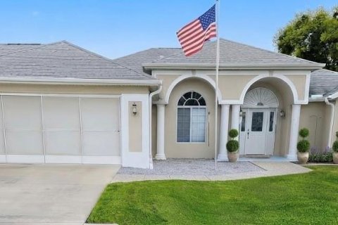 House in Ocala, Florida 3 bedrooms, 307.32 sq.m. № 2410287