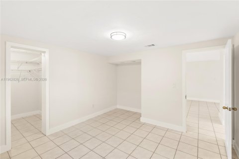 Villa ou maison à louer à Miami, Floride: 3 chambres, 151.71 m2 № 2024151 - photo 15