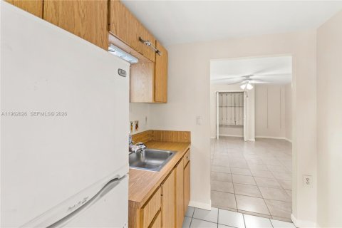 Villa ou maison à louer à Miami, Floride: 3 chambres, 151.71 m2 № 2024151 - photo 26