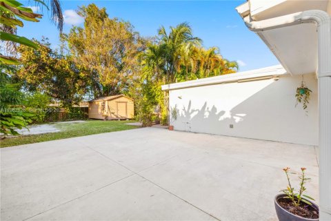 Villa ou maison à louer à Miami, Floride: 3 chambres, 151.71 m2 № 2024151 - photo 22