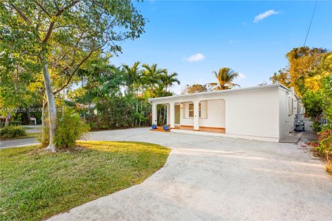 Villa ou maison à louer à Miami, Floride: 3 chambres, 151.71 m2 № 2024151 - photo 3
