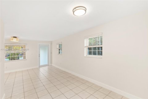 Villa ou maison à louer à Miami, Floride: 3 chambres, 151.71 m2 № 2024151 - photo 7