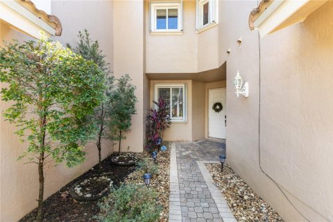 Купить таунхаус в Пемброк-Пайнс, Флорида 3 спальни, 157.47м2, № 2029800 - фото 4