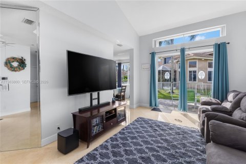 Купить таунхаус в Пемброк-Пайнс, Флорида 3 спальни, 157.47м2, № 2029800 - фото 9