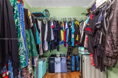 Купить таунхаус в Пемброк-Пайнс, Флорида 3 спальни, 157.47м2, № 2029800 - фото 23