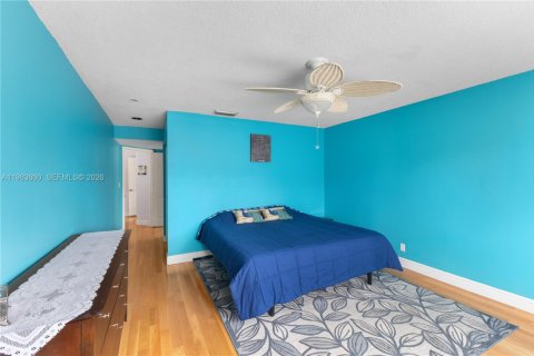 Купить таунхаус в Пемброк-Пайнс, Флорида 3 спальни, 157.47м2, № 2029800 - фото 20