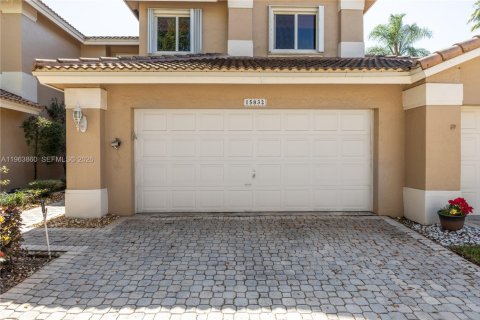 Купить таунхаус в Пемброк-Пайнс, Флорида 3 спальни, 157.47м2, № 2029800 - фото 30