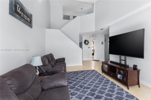 Купить таунхаус в Пемброк-Пайнс, Флорида 3 спальни, 157.47м2, № 2029800 - фото 10