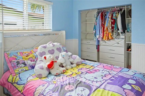 House in Pembroke Pines, Florida 3 bedrooms, 123.84 sq.m. № 2259992 - photo 23