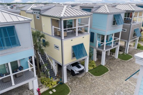 Villa ou maison à vendre à Marathon, Floride: 2 chambres, 89.19 m2 № 2004468 - photo 1