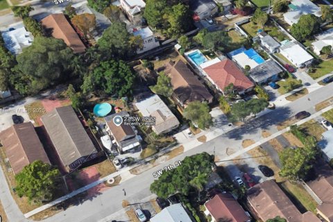 House in Hallandale Beach, Florida 3 bedrooms, 93.65 sq.m. № 1863415 - photo 1