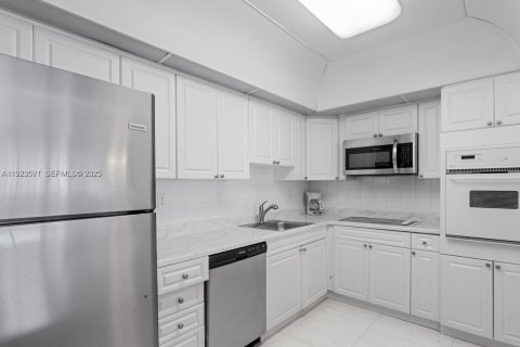 Condo in Sunny Isles Beach, Florida, 1 bedroom  № 2076690 - photo 6