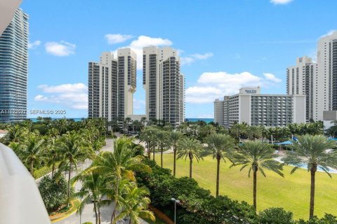Condo in Sunny Isles Beach, Florida, 1 bedroom  № 2076690