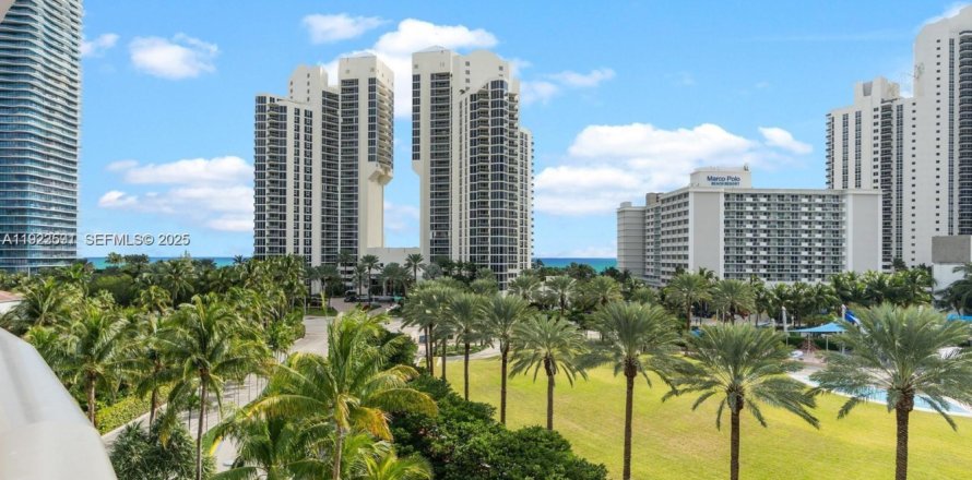 Condo in Sunny Isles Beach, Florida, 1 bedroom  № 2076690