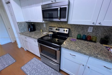 Copropriété à louer à Pembroke Pines, Floride: 2 chambres, 104.98 m2 № 2049572 - photo 28