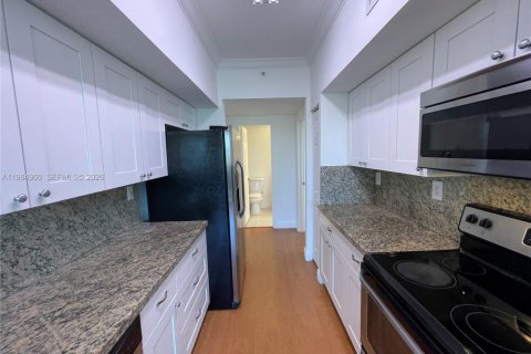 Copropriété à louer à Pembroke Pines, Floride: 2 chambres, 104.98 m2 № 2049572 - photo 13