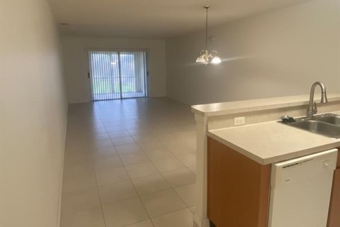 Casa en alquiler en Kissimmee, Florida, 3 dormitorios, 115.66 m2 № 2212313 - foto 2