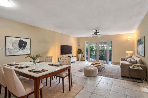 Touwnhouse à vendre à Fort Lauderdale, Floride: 3 chambres, 130.06 m2 № 2032908 - photo 3