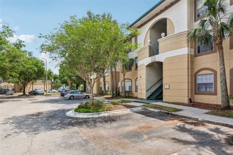 Condominio en alquiler en Tampa, Florida, 2 dormitorios, 95.88 m2 № 1887020 - foto 2